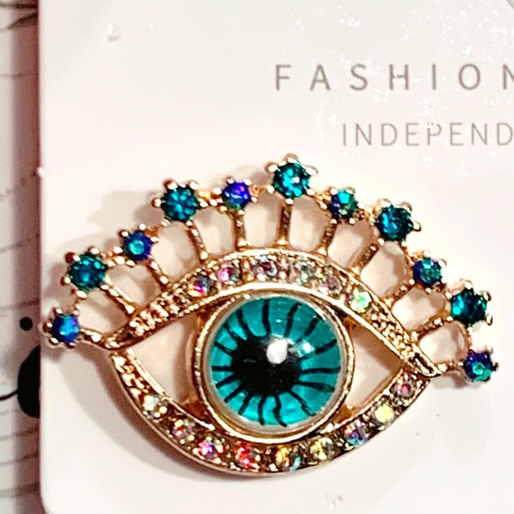 💙🆕 Elegant Gold Plated Blue Eye Stud Earrings - Picture 3 of 5